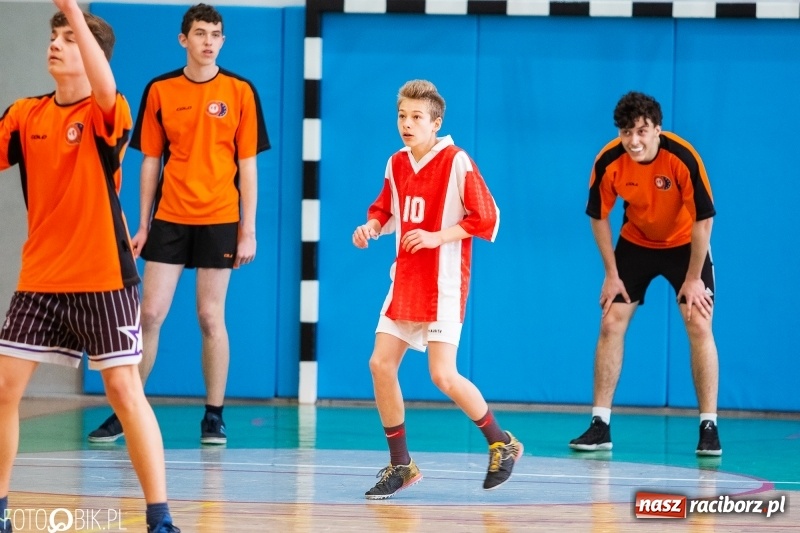 Zdjęcie w galerii na portalu naszraciborz.pl: Finały miejskie w koszykówce chłopców w raciborskim MOS-ie wiadomości z regionu