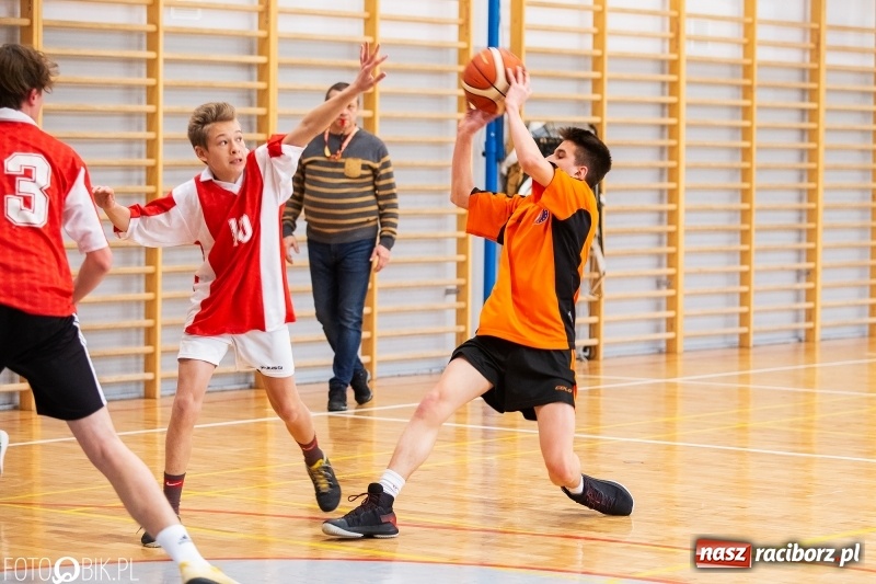 Zdjęcie w galerii na portalu naszraciborz.pl: Finały miejskie w koszykówce chłopców w raciborskim MOS-ie wiadomości z regionu