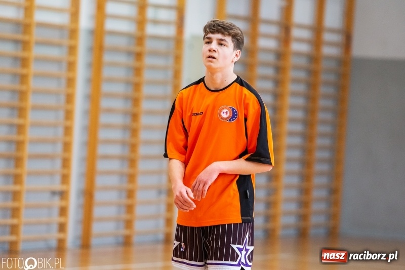 Zdjęcie w galerii na portalu naszraciborz.pl: Finały miejskie w koszykówce chłopców w raciborskim MOS-ie wiadomości z regionu