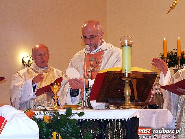Zdjęcie w galerii na portalu naszraciborz.pl: Babice świętowały z ks. Piotrem Morcińcem wiadomości z regionu
