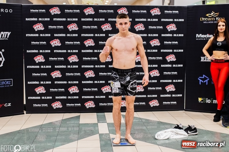Zdjęcie w galerii na portalu naszraciborz.pl: Ostatnie odliczanie przed galą MMA w Raciborzu. Dziś odbyło się ważenie zawodników [FOTO i WIDEO] wiadomości z regionu