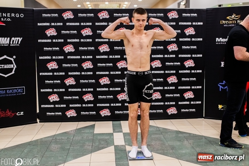 Zdjęcie w galerii na portalu naszraciborz.pl: Ostatnie odliczanie przed galą MMA w Raciborzu. Dziś odbyło się ważenie zawodników [FOTO i WIDEO] wiadomości z regionu