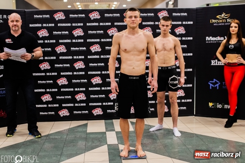Zdjęcie w galerii na portalu naszraciborz.pl: Ostatnie odliczanie przed galą MMA w Raciborzu. Dziś odbyło się ważenie zawodników [FOTO i WIDEO] wiadomości z regionu