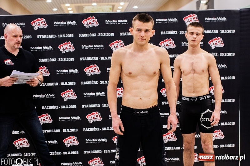 Zdjęcie w galerii na portalu naszraciborz.pl: Ostatnie odliczanie przed galą MMA w Raciborzu. Dziś odbyło się ważenie zawodników [FOTO i WIDEO] wiadomości z regionu