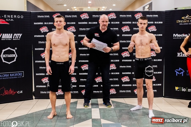 Zdjęcie w galerii na portalu naszraciborz.pl: Ostatnie odliczanie przed galą MMA w Raciborzu. Dziś odbyło się ważenie zawodników [FOTO i WIDEO] wiadomości z regionu