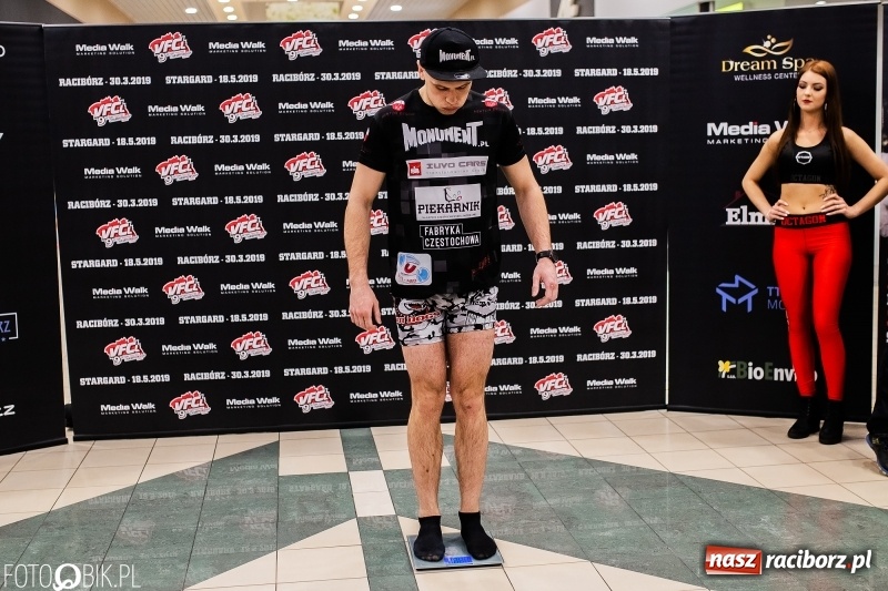 Zdjęcie w galerii na portalu naszraciborz.pl: Ostatnie odliczanie przed galą MMA w Raciborzu. Dziś odbyło się ważenie zawodników [FOTO i WIDEO] wiadomości z regionu