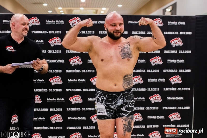 Zdjęcie w galerii na portalu naszraciborz.pl: Ostatnie odliczanie przed galą MMA w Raciborzu. Dziś odbyło się ważenie zawodników [FOTO i WIDEO] wiadomości z regionu