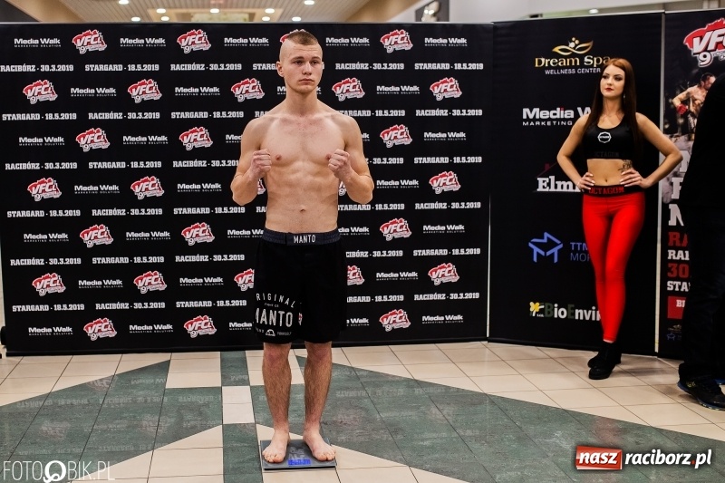 Zdjęcie w galerii na portalu naszraciborz.pl: Ostatnie odliczanie przed galą MMA w Raciborzu. Dziś odbyło się ważenie zawodników [FOTO i WIDEO] wiadomości z regionu