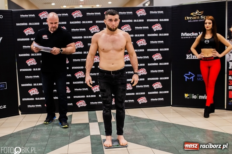 Zdjęcie w galerii na portalu naszraciborz.pl: Ostatnie odliczanie przed galą MMA w Raciborzu. Dziś odbyło się ważenie zawodników [FOTO i WIDEO] wiadomości z regionu