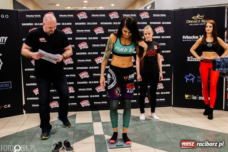 Zdjęcie w galerii na portalu naszraciborz.pl: Ostatnie odliczanie przed galą MMA w Raciborzu. Dziś odbyło się ważenie zawodników [FOTO i WIDEO] wiadomości z regionu