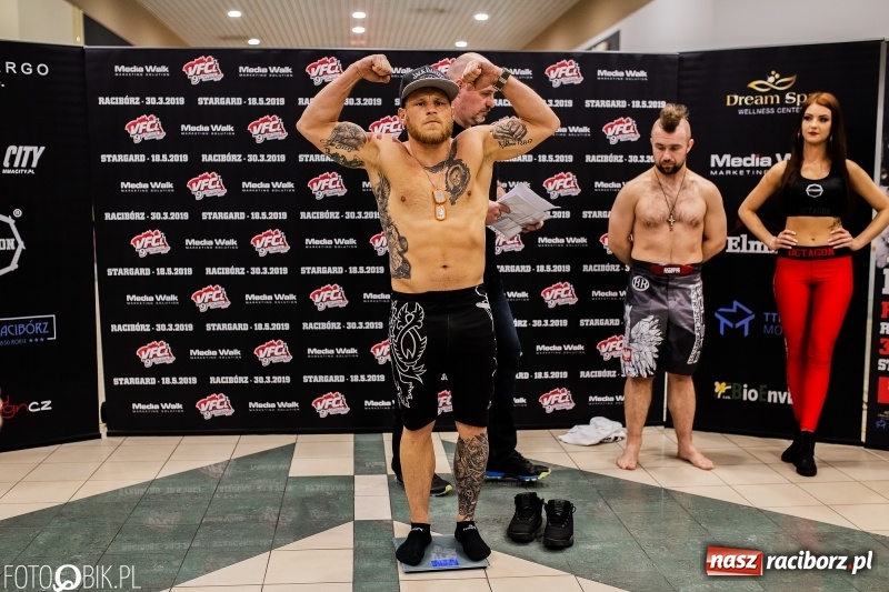 Zdjęcie w galerii na portalu naszraciborz.pl: Ostatnie odliczanie przed galą MMA w Raciborzu. Dziś odbyło się ważenie zawodników [FOTO i WIDEO] wiadomości z regionu