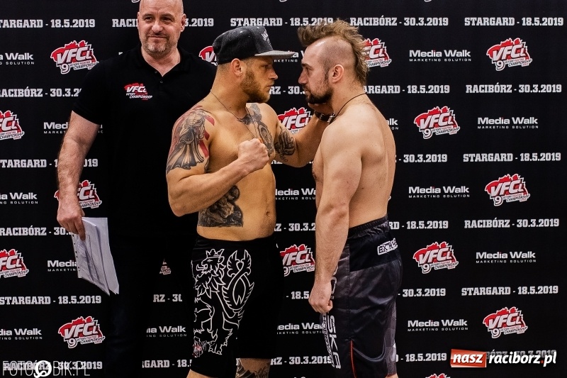 Zdjęcie w galerii na portalu naszraciborz.pl: Ostatnie odliczanie przed galą MMA w Raciborzu. Dziś odbyło się ważenie zawodników [FOTO i WIDEO] wiadomości z regionu