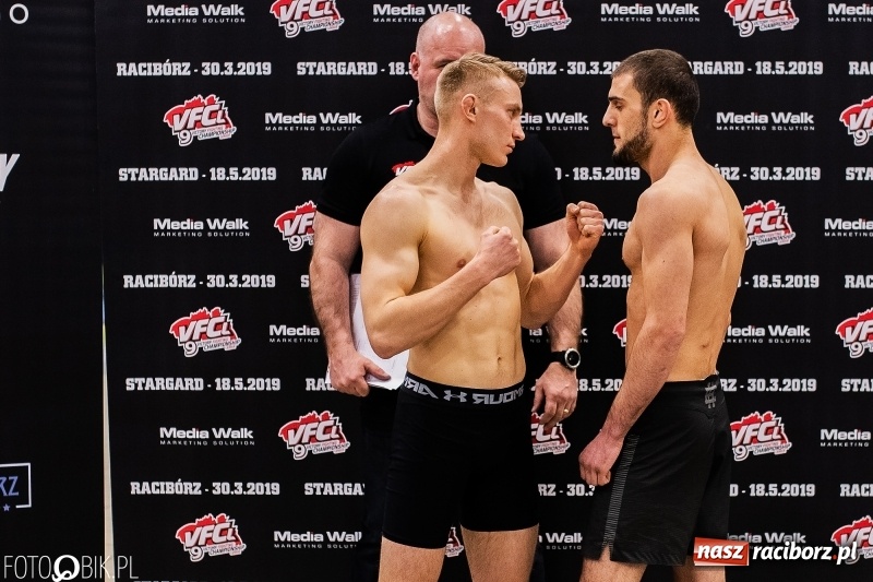 Zdjęcie w galerii na portalu naszraciborz.pl: Ostatnie odliczanie przed galą MMA w Raciborzu. Dziś odbyło się ważenie zawodników [FOTO i WIDEO] wiadomości z regionu