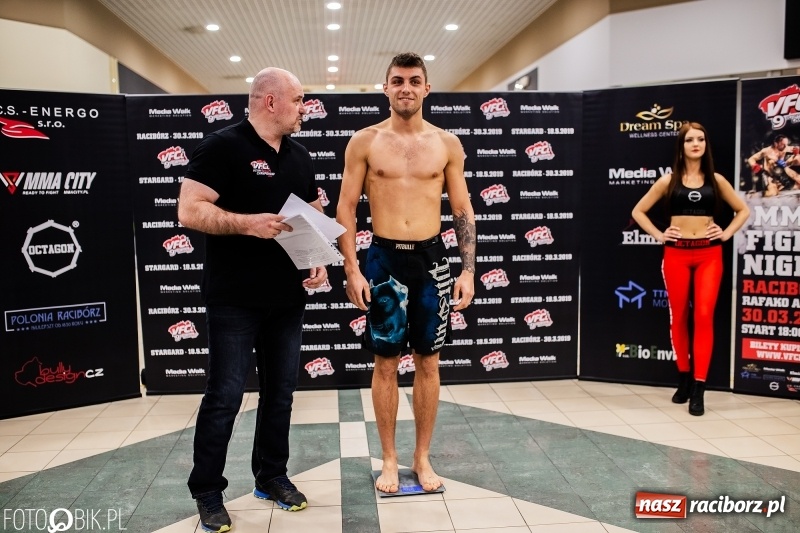 Zdjęcie w galerii na portalu naszraciborz.pl: Ostatnie odliczanie przed galą MMA w Raciborzu. Dziś odbyło się ważenie zawodników [FOTO i WIDEO] wiadomości z regionu