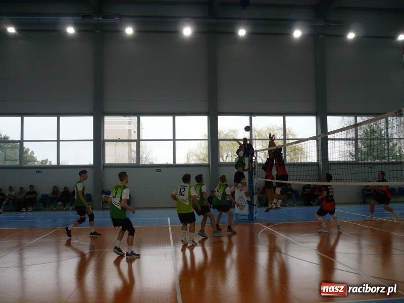 Zdjęcie w galerii na portalu naszraciborz.pl: Siatkarze Mechanika w finale wojewódzkim wiadomości z regionu