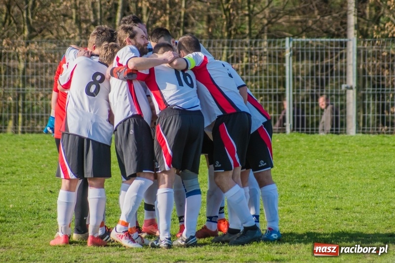 Zdjęcie w galerii na portalu naszraciborz.pl: B klasa. Bez niespodzianki przy Tuwima wiadomości z regionu