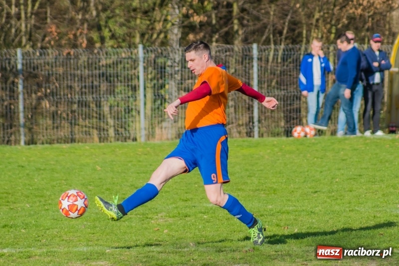 Zdjęcie w galerii na portalu naszraciborz.pl: B klasa. Bez niespodzianki przy Tuwima wiadomości z regionu