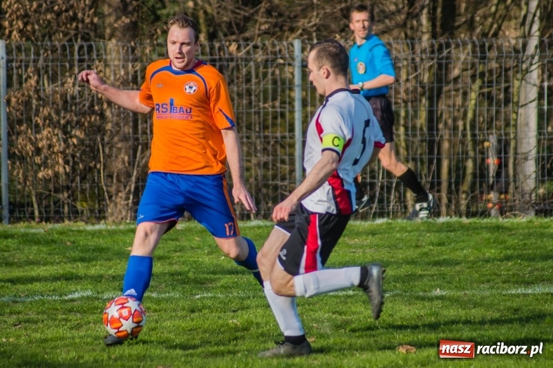 Zdjęcie w galerii na portalu naszraciborz.pl: B klasa. Bez niespodzianki przy Tuwima wiadomości z regionu