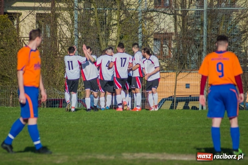 Zdjęcie w galerii na portalu naszraciborz.pl: B klasa. Bez niespodzianki przy Tuwima wiadomości z regionu