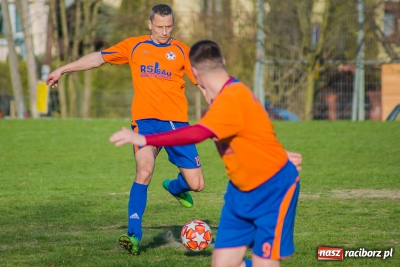 Zdjęcie w galerii na portalu naszraciborz.pl: B klasa. Bez niespodzianki przy Tuwima wiadomości z regionu