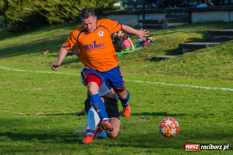 Zdjęcie w galerii na portalu naszraciborz.pl: B klasa. Bez niespodzianki przy Tuwima wiadomości z regionu