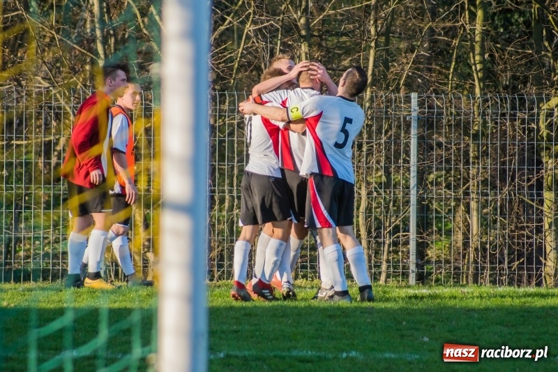 Zdjęcie w galerii na portalu naszraciborz.pl: B klasa. Bez niespodzianki przy Tuwima wiadomości z regionu