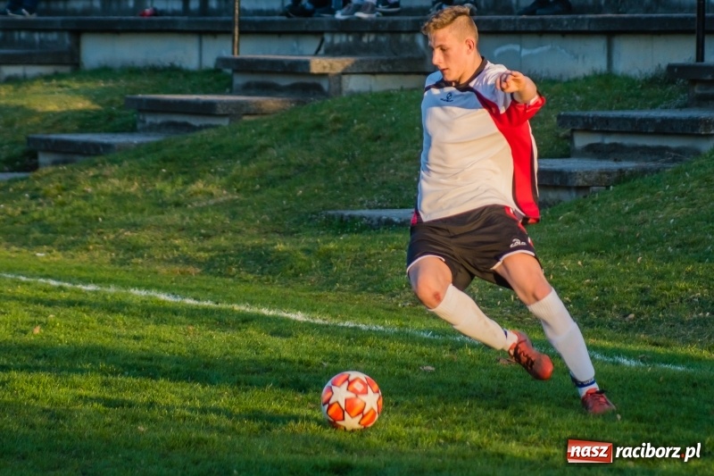 Zdjęcie w galerii na portalu naszraciborz.pl: B klasa. Bez niespodzianki przy Tuwima wiadomości z regionu