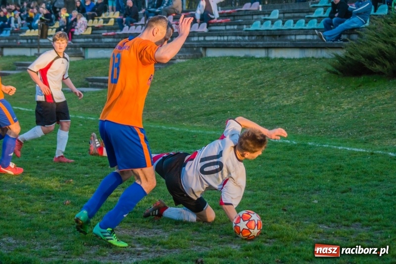 Zdjęcie w galerii na portalu naszraciborz.pl: B klasa. Bez niespodzianki przy Tuwima wiadomości z regionu