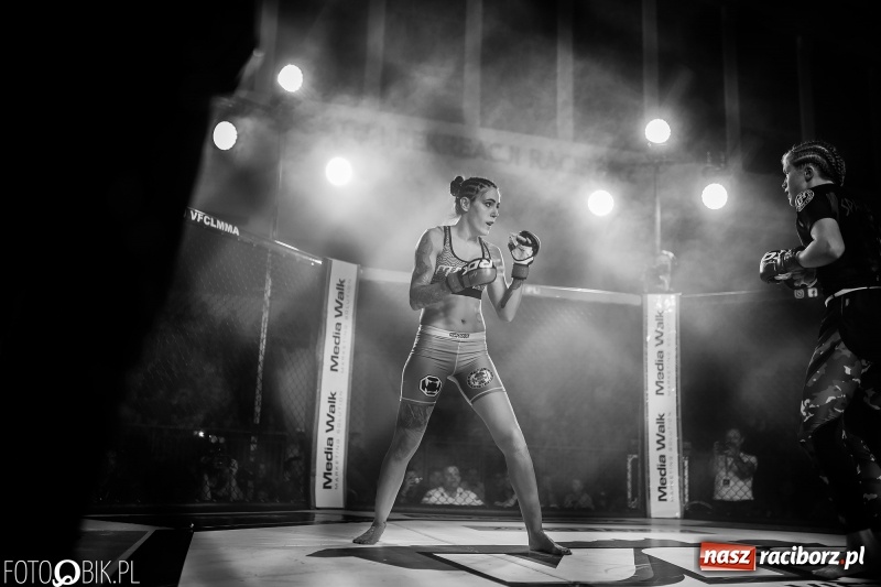 Zdjęcie w galerii na portalu naszraciborz.pl: Joanna Kiki Ogrodnik wygrywa przed czasem na gali MMA w Raciborzu [WIDEO i FOTO] wiadomości z regionu
