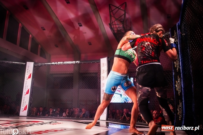 Zdjęcie w galerii na portalu naszraciborz.pl: Joanna Kiki Ogrodnik wygrywa przed czasem na gali MMA w Raciborzu [WIDEO i FOTO] wiadomości z regionu