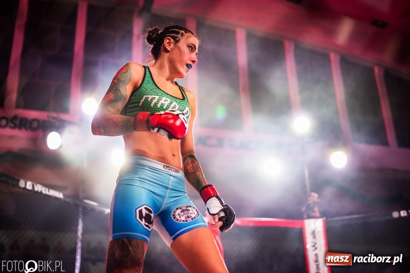 Zdjęcie w galerii na portalu naszraciborz.pl: Joanna Kiki Ogrodnik wygrywa przed czasem na gali MMA w Raciborzu [WIDEO i FOTO] wiadomości z regionu