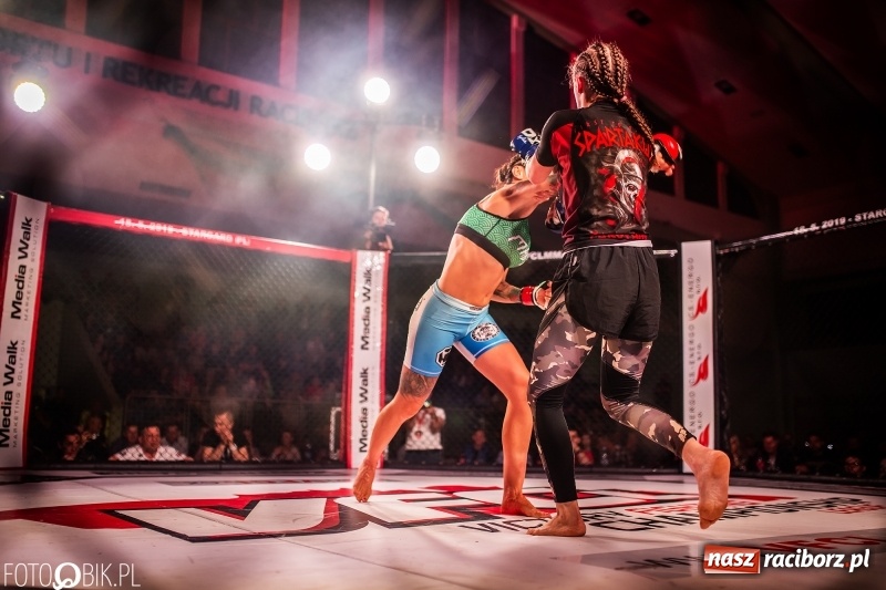 Zdjęcie w galerii na portalu naszraciborz.pl: Joanna Kiki Ogrodnik wygrywa przed czasem na gali MMA w Raciborzu [WIDEO i FOTO] wiadomości z regionu