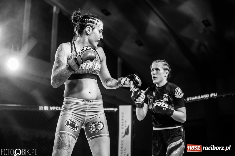 Zdjęcie w galerii na portalu naszraciborz.pl: Joanna Kiki Ogrodnik wygrywa przed czasem na gali MMA w Raciborzu [WIDEO i FOTO] wiadomości z regionu