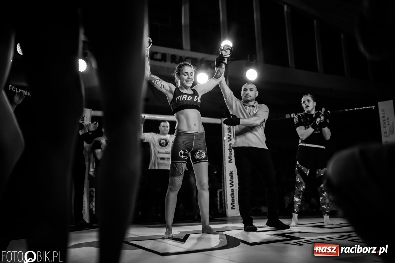 Zdjęcie w galerii na portalu naszraciborz.pl: Joanna Kiki Ogrodnik wygrywa przed czasem na gali MMA w Raciborzu [WIDEO i FOTO] wiadomości z regionu