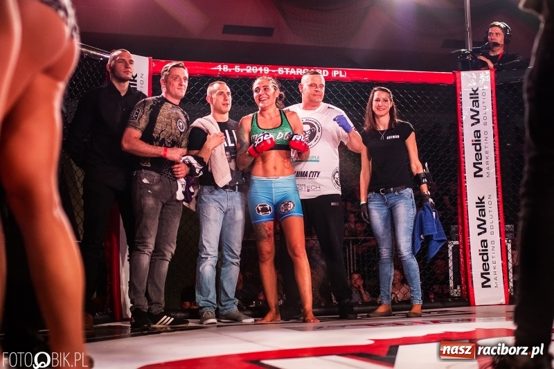 Zdjęcie w galerii na portalu naszraciborz.pl: Joanna Kiki Ogrodnik wygrywa przed czasem na gali MMA w Raciborzu [WIDEO i FOTO] wiadomości z regionu