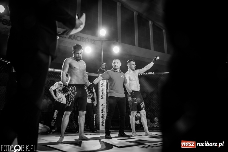 Zdjęcie w galerii na portalu naszraciborz.pl: Trzecia gala MMA w Raciborzu. Pełna Arena Rafako. Świetne walki [WIDEO i FOTO] wiadomości z regionu