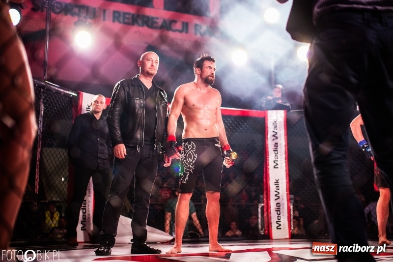 Zdjęcie w galerii na portalu naszraciborz.pl: Trzecia gala MMA w Raciborzu. Pełna Arena Rafako. Świetne walki [WIDEO i FOTO] wiadomości z regionu