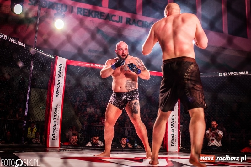 Zdjęcie w galerii na portalu naszraciborz.pl: Trzecia gala MMA w Raciborzu. Pełna Arena Rafako. Świetne walki [WIDEO i FOTO] wiadomości z regionu