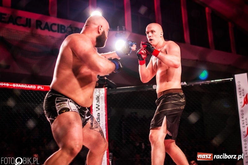 Zdjęcie w galerii na portalu naszraciborz.pl: Trzecia gala MMA w Raciborzu. Pełna Arena Rafako. Świetne walki [WIDEO i FOTO] wiadomości z regionu