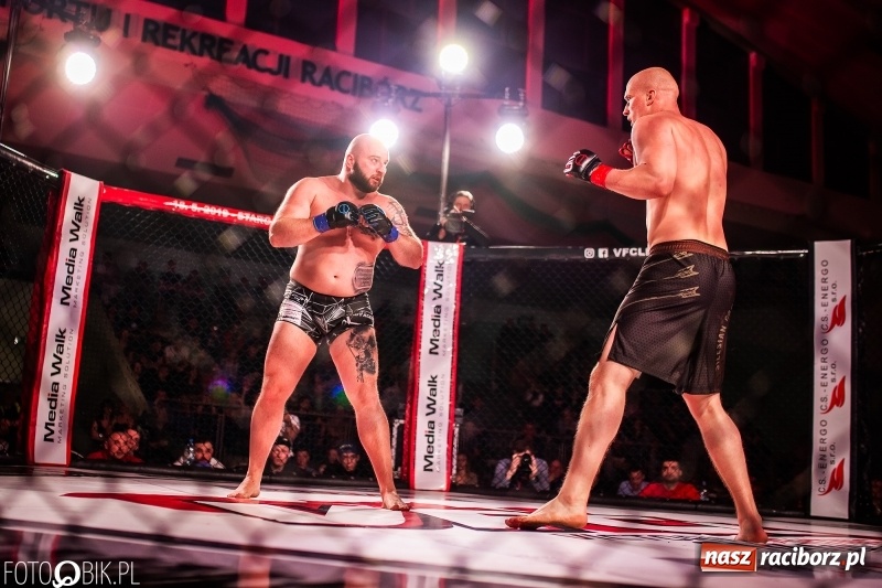 Zdjęcie w galerii na portalu naszraciborz.pl: Trzecia gala MMA w Raciborzu. Pełna Arena Rafako. Świetne walki [WIDEO i FOTO] wiadomości z regionu