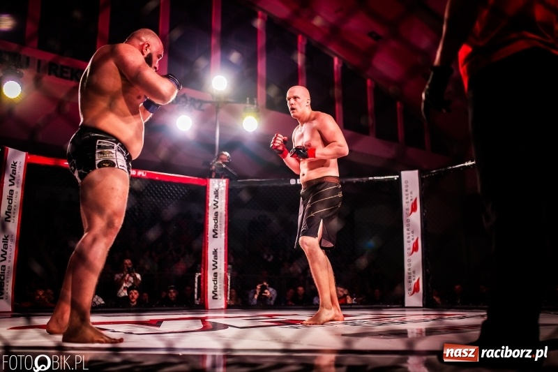 Zdjęcie w galerii na portalu naszraciborz.pl: Trzecia gala MMA w Raciborzu. Pełna Arena Rafako. Świetne walki [WIDEO i FOTO] wiadomości z regionu