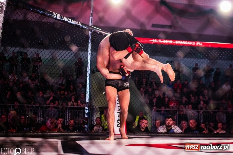 Zdjęcie w galerii na portalu naszraciborz.pl: Trzecia gala MMA w Raciborzu. Pełna Arena Rafako. Świetne walki [WIDEO i FOTO] wiadomości z regionu