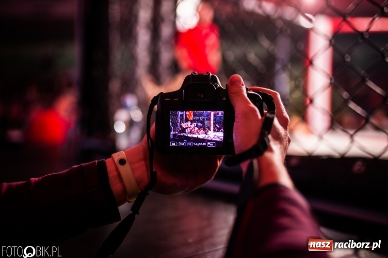 Zdjęcie w galerii na portalu naszraciborz.pl: Trzecia gala MMA w Raciborzu. Pełna Arena Rafako. Świetne walki [WIDEO i FOTO] wiadomości z regionu