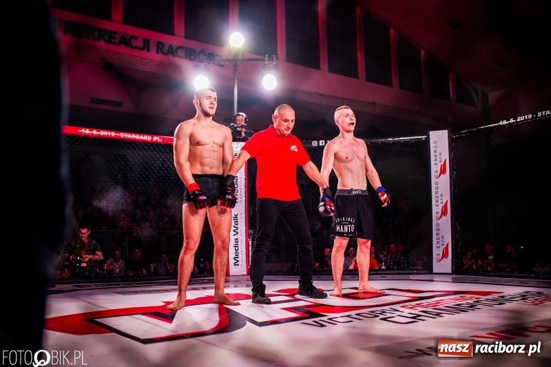 Zdjęcie w galerii na portalu naszraciborz.pl: Trzecia gala MMA w Raciborzu. Pełna Arena Rafako. Świetne walki [WIDEO i FOTO] wiadomości z regionu