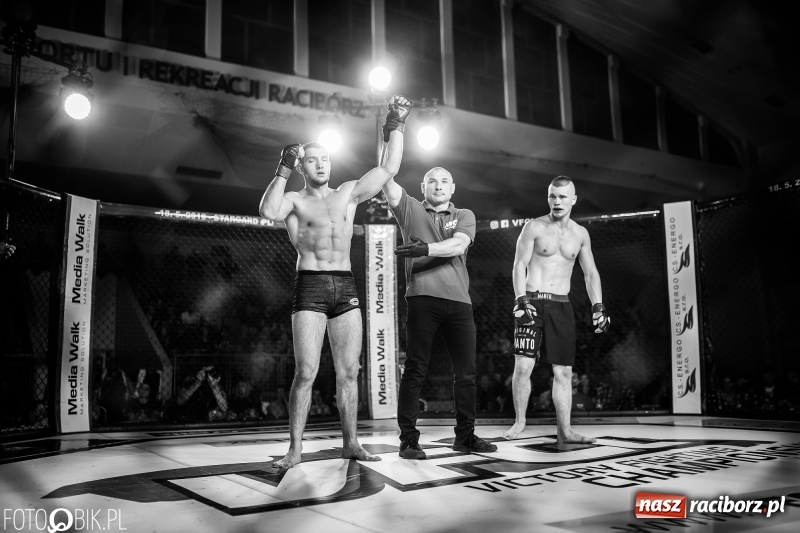 Zdjęcie w galerii na portalu naszraciborz.pl: Trzecia gala MMA w Raciborzu. Pełna Arena Rafako. Świetne walki [WIDEO i FOTO] wiadomości z regionu