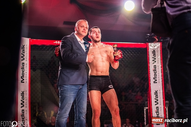 Zdjęcie w galerii na portalu naszraciborz.pl: Trzecia gala MMA w Raciborzu. Pełna Arena Rafako. Świetne walki [WIDEO i FOTO] wiadomości z regionu