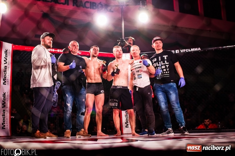 Zdjęcie w galerii na portalu naszraciborz.pl: Trzecia gala MMA w Raciborzu. Pełna Arena Rafako. Świetne walki [WIDEO i FOTO] wiadomości z regionu