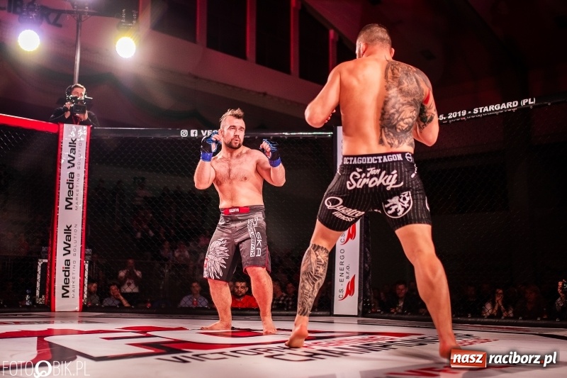 Zdjęcie w galerii na portalu naszraciborz.pl: Trzecia gala MMA w Raciborzu. Pełna Arena Rafako. Świetne walki [WIDEO i FOTO] wiadomości z regionu