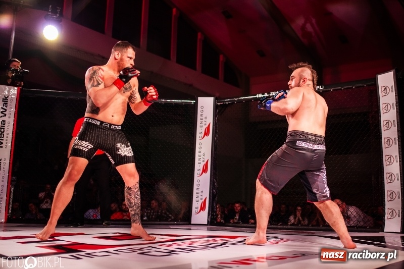 Zdjęcie w galerii na portalu naszraciborz.pl: Trzecia gala MMA w Raciborzu. Pełna Arena Rafako. Świetne walki [WIDEO i FOTO] wiadomości z regionu