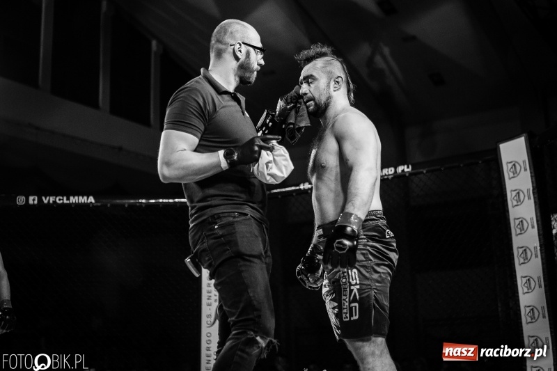 Zdjęcie w galerii na portalu naszraciborz.pl: Trzecia gala MMA w Raciborzu. Pełna Arena Rafako. Świetne walki [WIDEO i FOTO] wiadomości z regionu